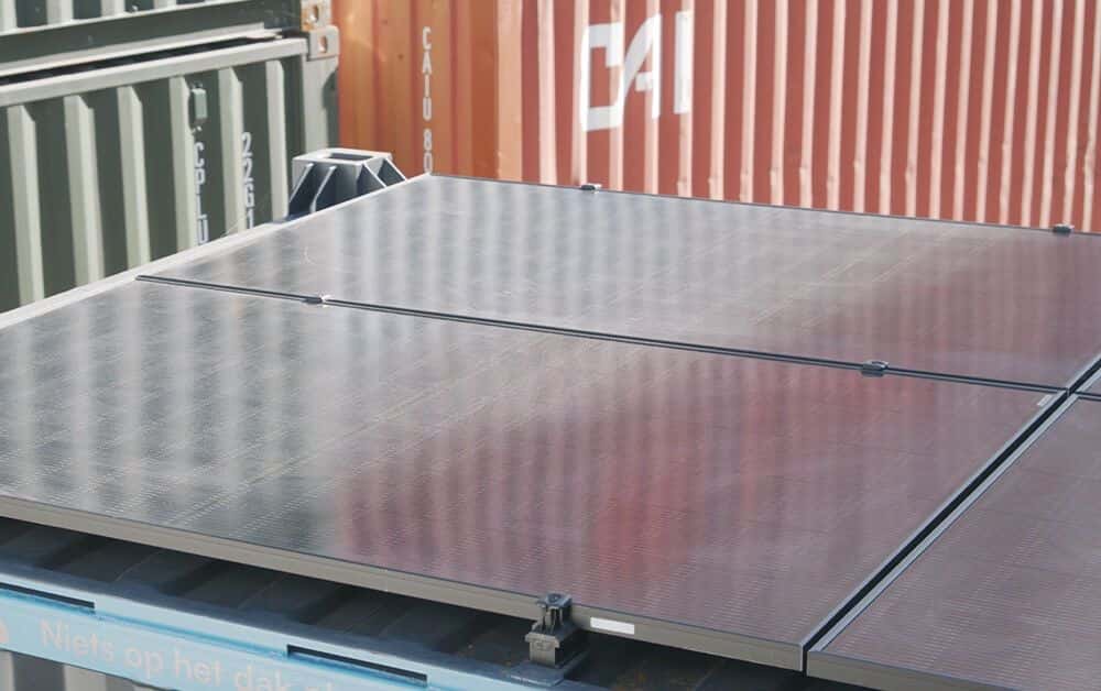 zonnepanelen op container
