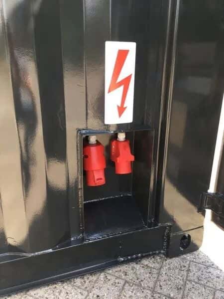 container met elektra